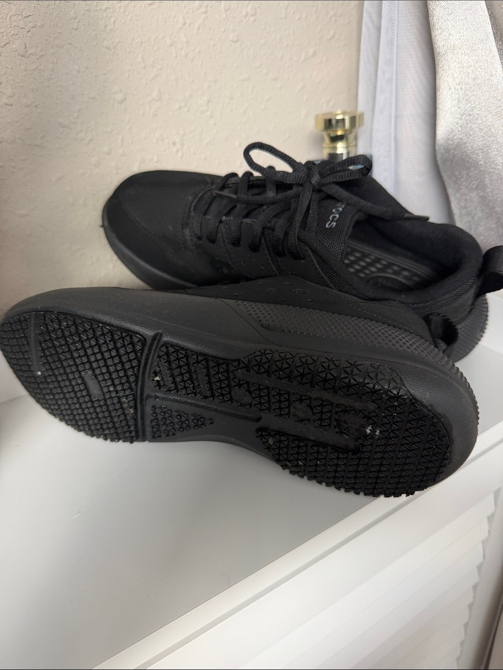 Crocs Black work shoes - Picture 3 of 5